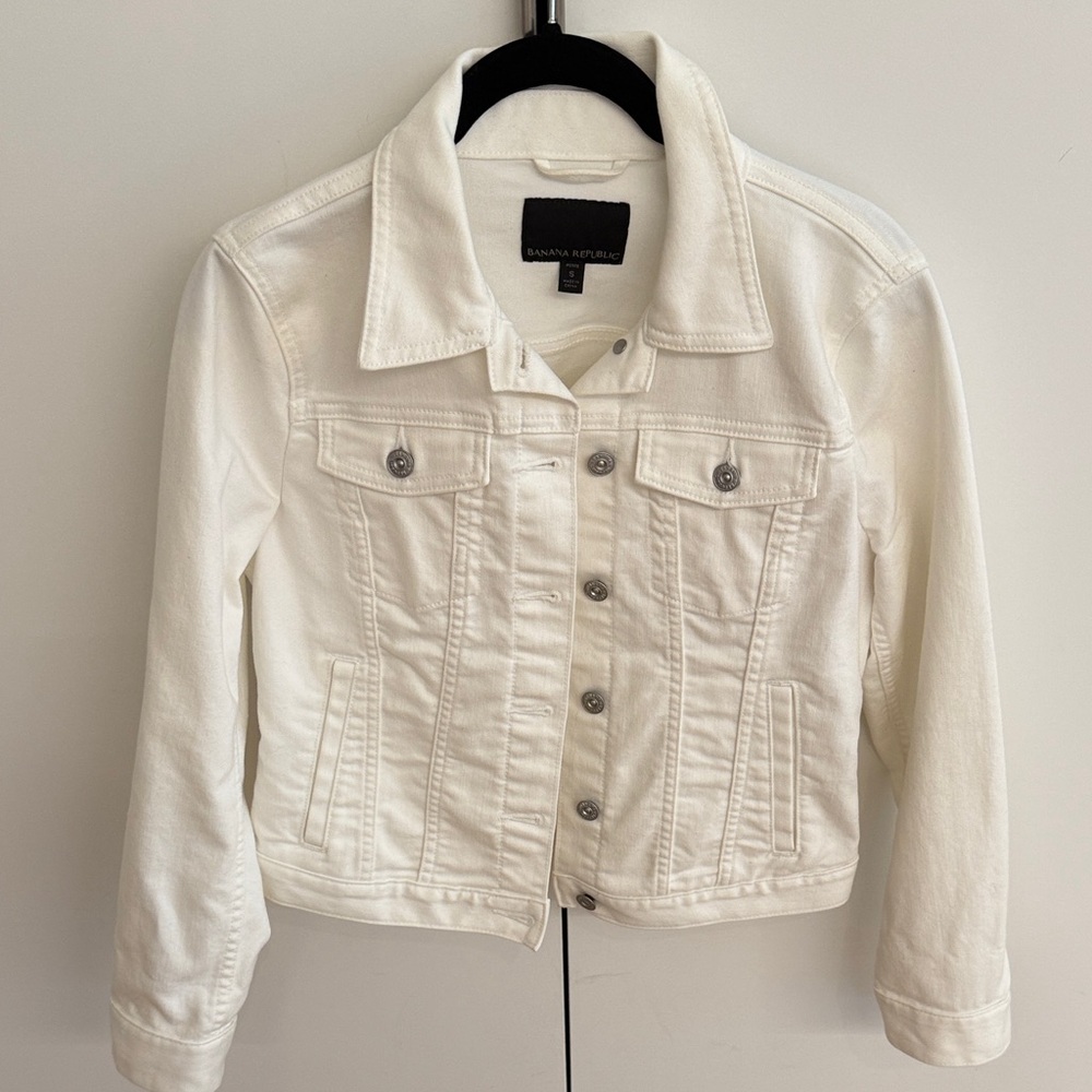 Banana Republic Women's Stretchy White Jean Jacket